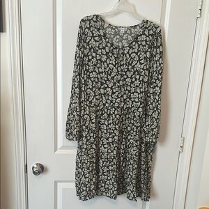 Old Navy Dark Green and Cream Floral Dress